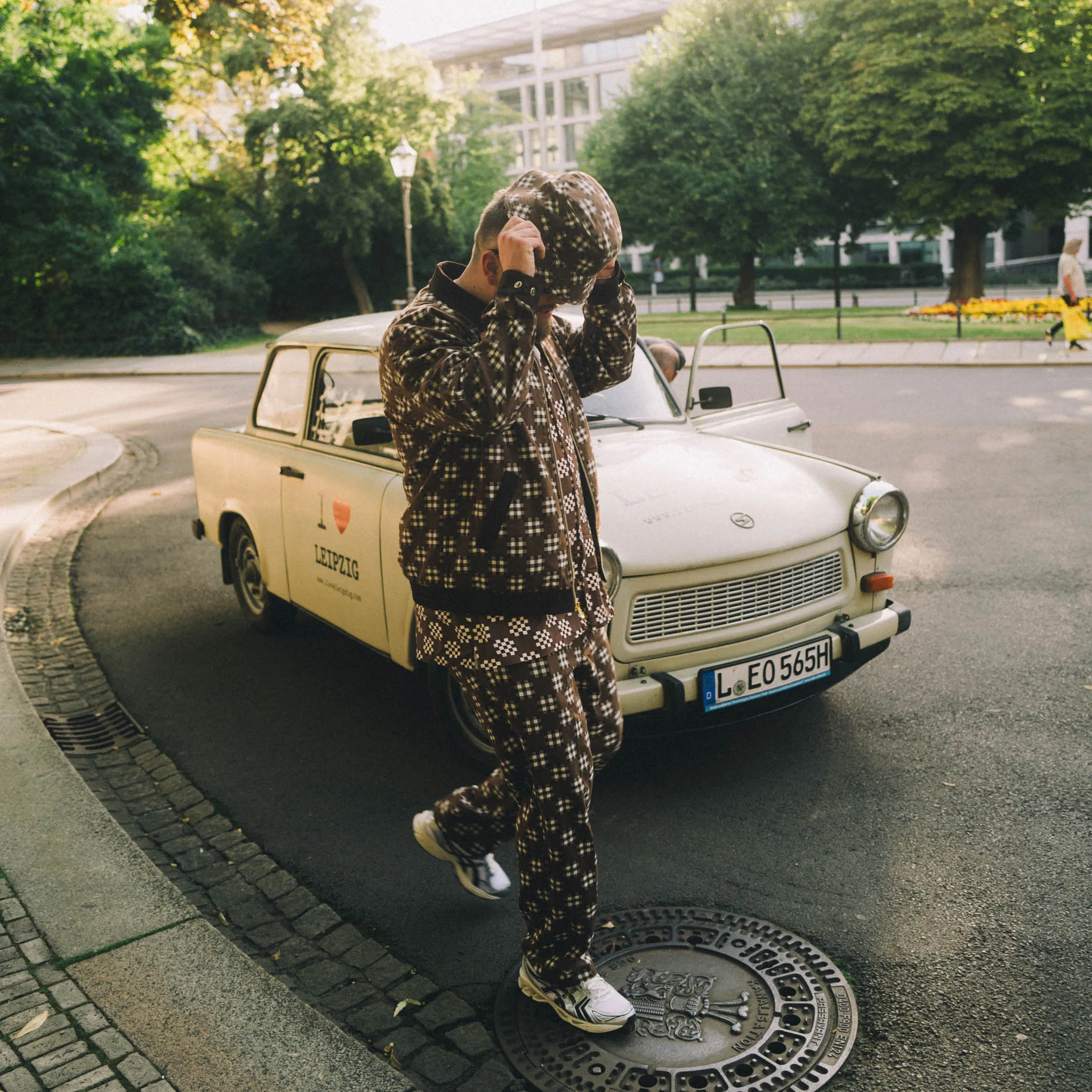 Big Check Bucket Hat - Brown