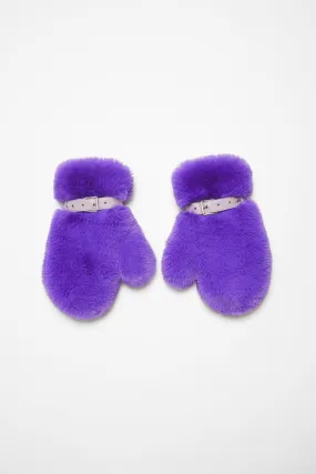 Fluffy buckle mittens