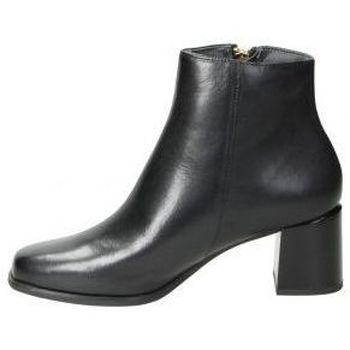 Pitillos Black Heeled Boot