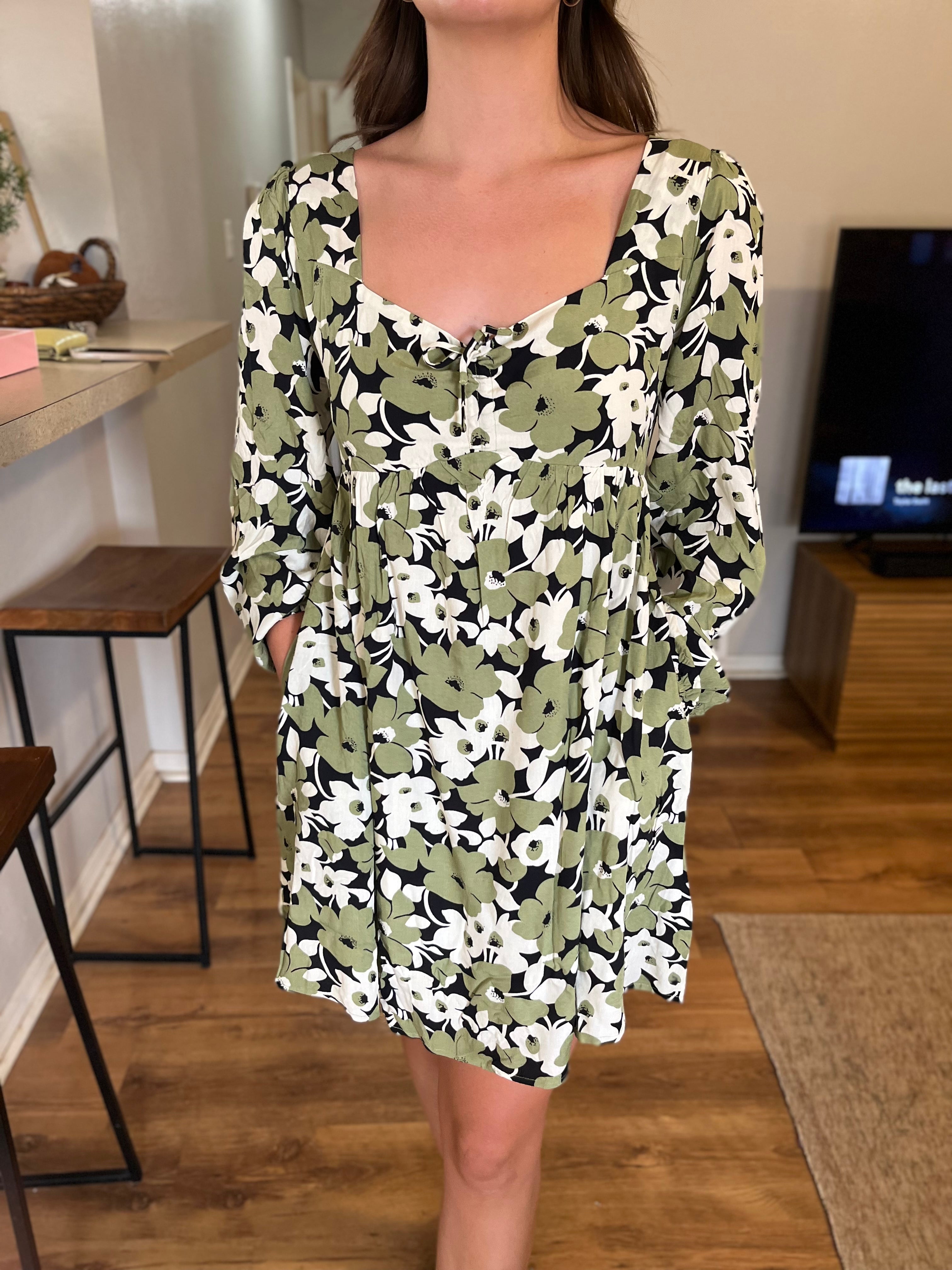 SMOCKED FLORAL PRINT MINI DRESS - OLIVE COMBO